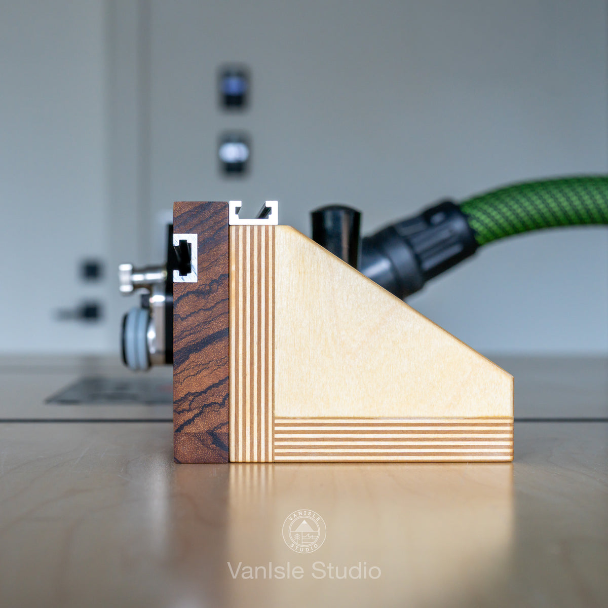 Router Table Fence Plans with Micro Adjust